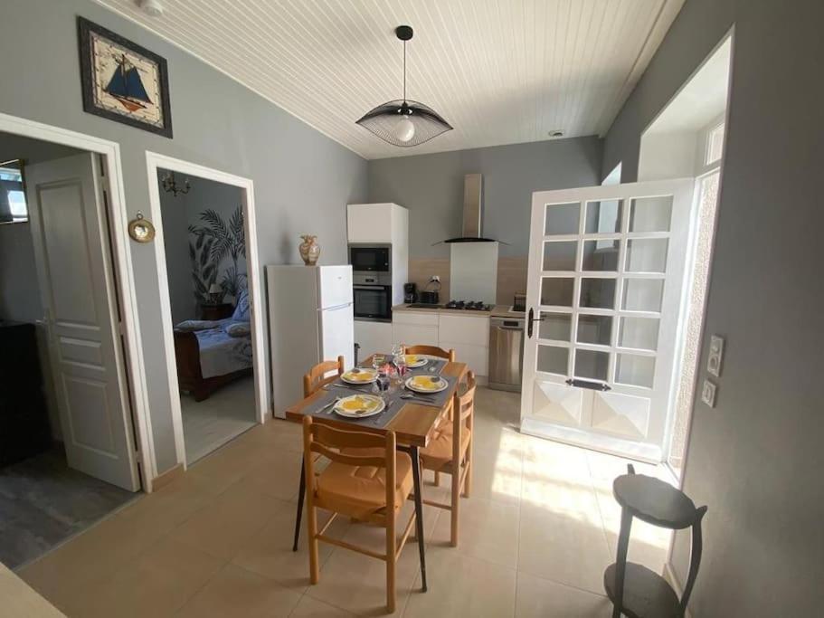 Charmant Logement Avec 2 Veranda เลอ วิวิเยร์-ซูร์-แมร์ ภายนอก รูปภาพ